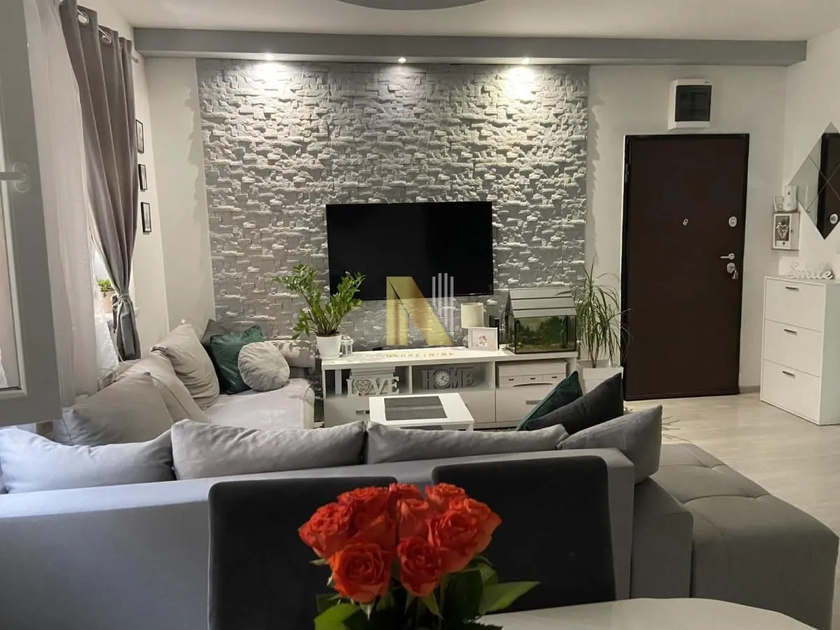 Prodaja, trosoban stan, 67m², Socijalno, Novi Sad Sve Podlokacije