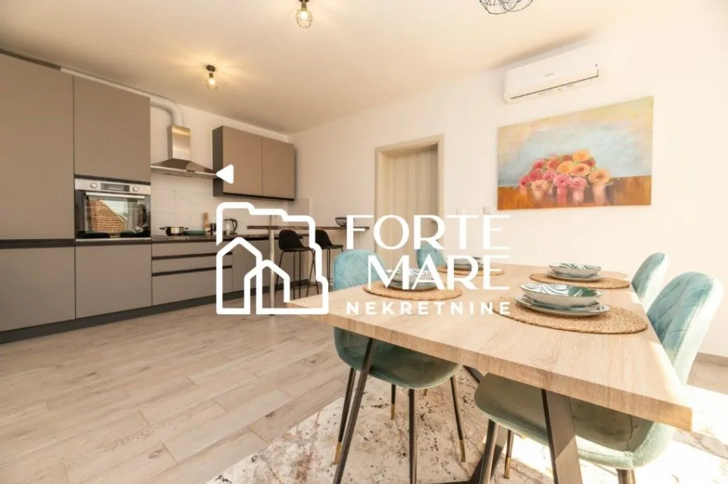 Prodaja, dvosoban stan, 70m², Đenovići, Herceg Novi