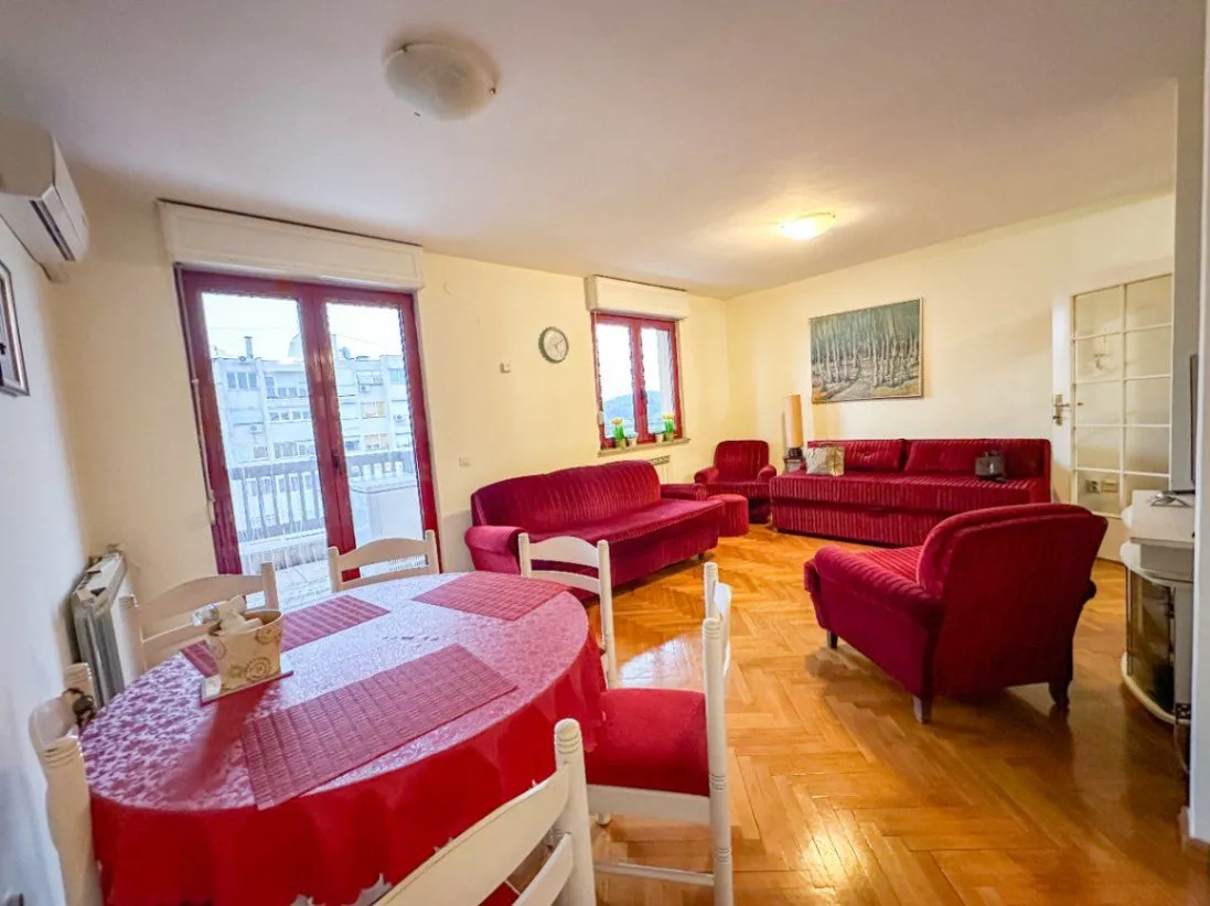 Prodaja, trosoban stan, 115m², Preko Morače, Podgorica