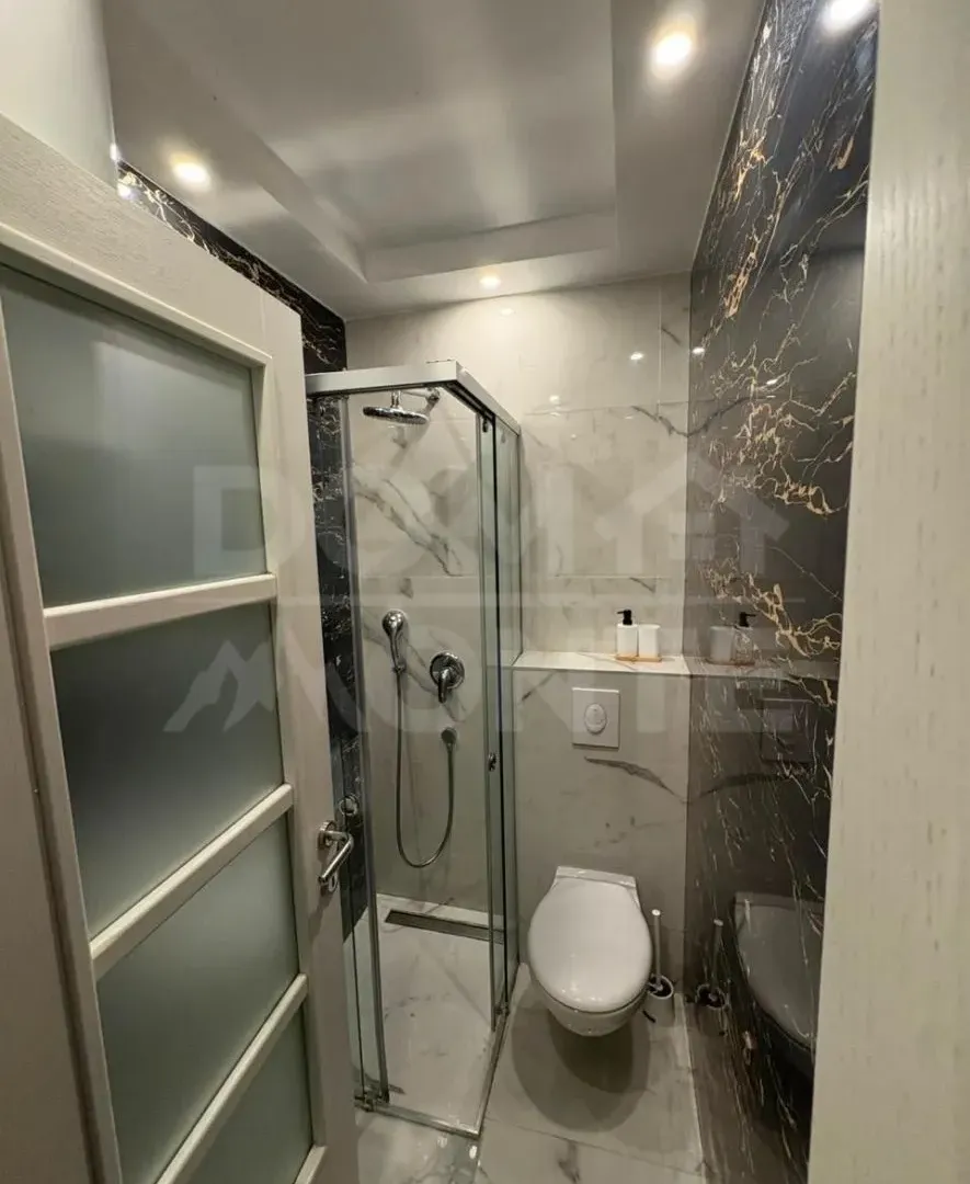 Izdavanje, garsonjera, 20m², Tivat, Crna Gora