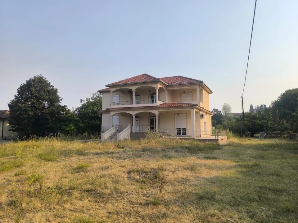 Rent, house, 350m², Gornja Gorica, Podgorica