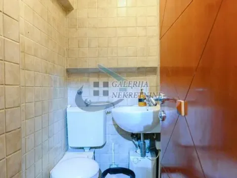 Izdavanje, poslovni prostor, 200m², Skadarlija, Beograd - image 17