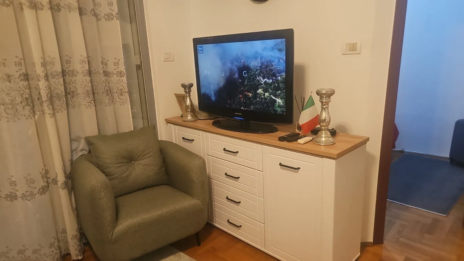 Izdavanje, jednosoban stan, 40m², Central Point, Podgorica