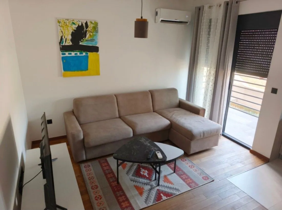 Izdavanje, garsonjera, 30m², Gorica C, Podgorica
