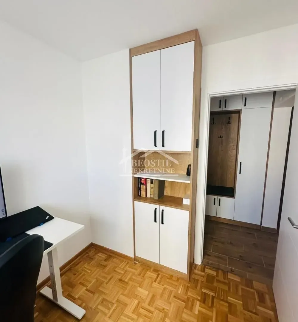 Sale, three bedroom apartment, 70m², Novi Beograd Blok 61, Novi Beograd Sve Podlokacije