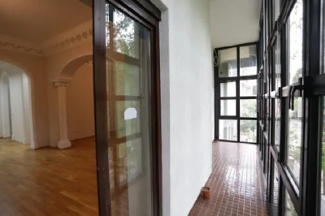 Izdavanje, kuća, 550m², Autokomanda, Voždovac Sve Podlokacije