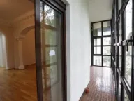 Izdavanje, kuća, 550m², Autokomanda, Voždovac Sve Podlokacije - image 9