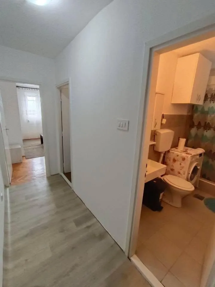 Izdavanje, garsonjera, 30m², Preko Morače, Podgorica