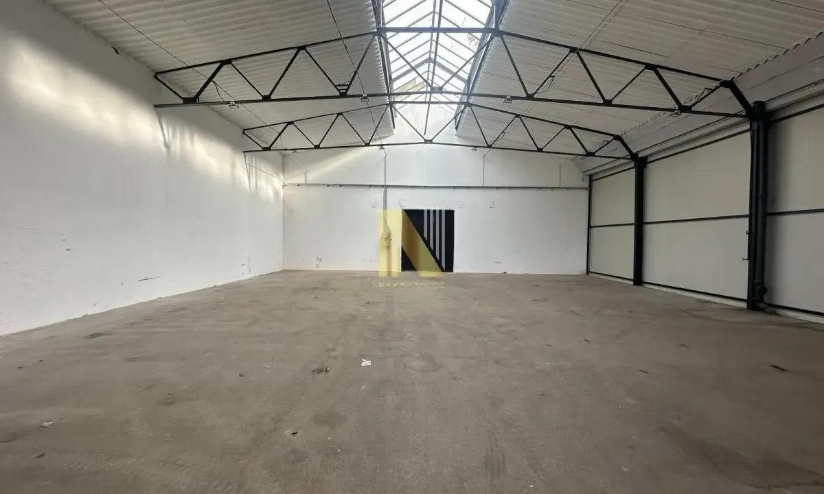 Izdavanje, poslovni prostor, 210m², Klisa, Novi Sad Sve Podlokacije