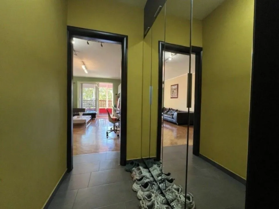 Prodaja, četvorosoban stan, 121m², Lepa Kata, Podgorica