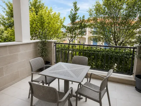 Rent, one bedroom apartment, 60m², Luštica Bay, Tivat - image 7
