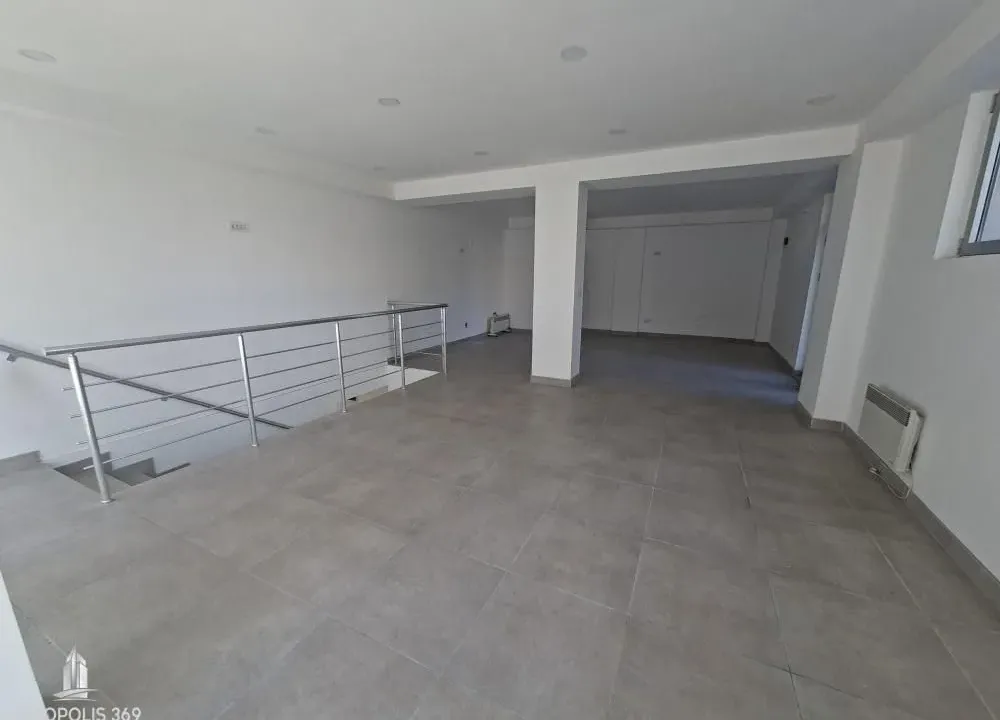 Izdavanje, poslovni prostor, 117m², Cvetkova Pijaca, Zvezdara Sve Podlokacije