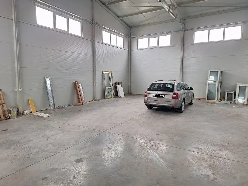 Rent, office space, 300m², Zrenjanin, Srbija