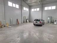 Izdavanje, poslovni prostor, 300m², Zrenjanin, Srbija - image 4