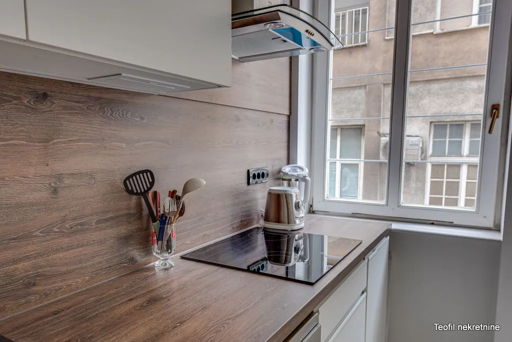 Rent, three bedroom apartment, 82m², Stari Grad, Beograd