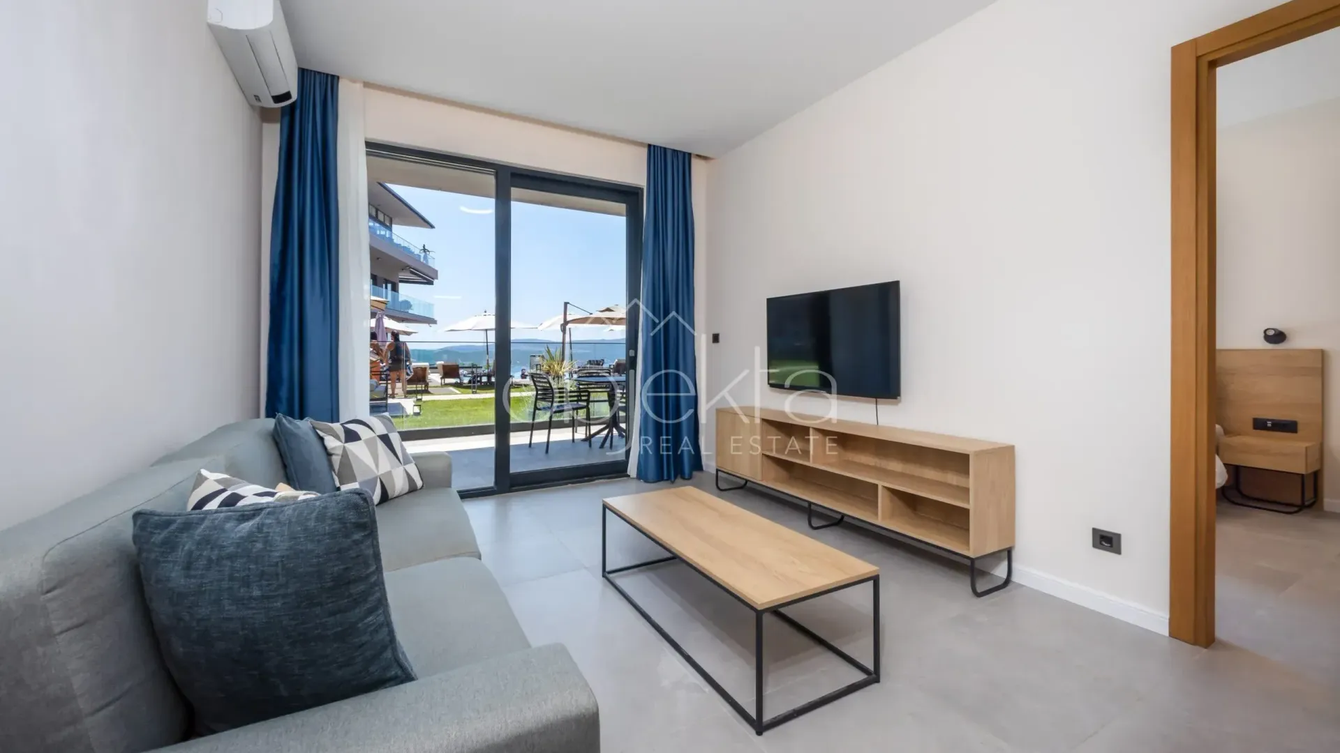 Rent, apartment, 71m², Tivat, Crna Gora