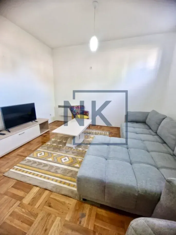Izdavanje, jednosoban stan, 40m², Blok 9, Podgorica