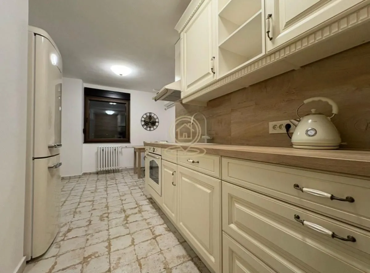 Prodaja, četvorosoban stan, 66m², Novo naselje, Novi Sad