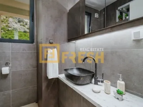 Prodaja, jednosoban stan, 50m², Kotor, Crna Gora - image 6