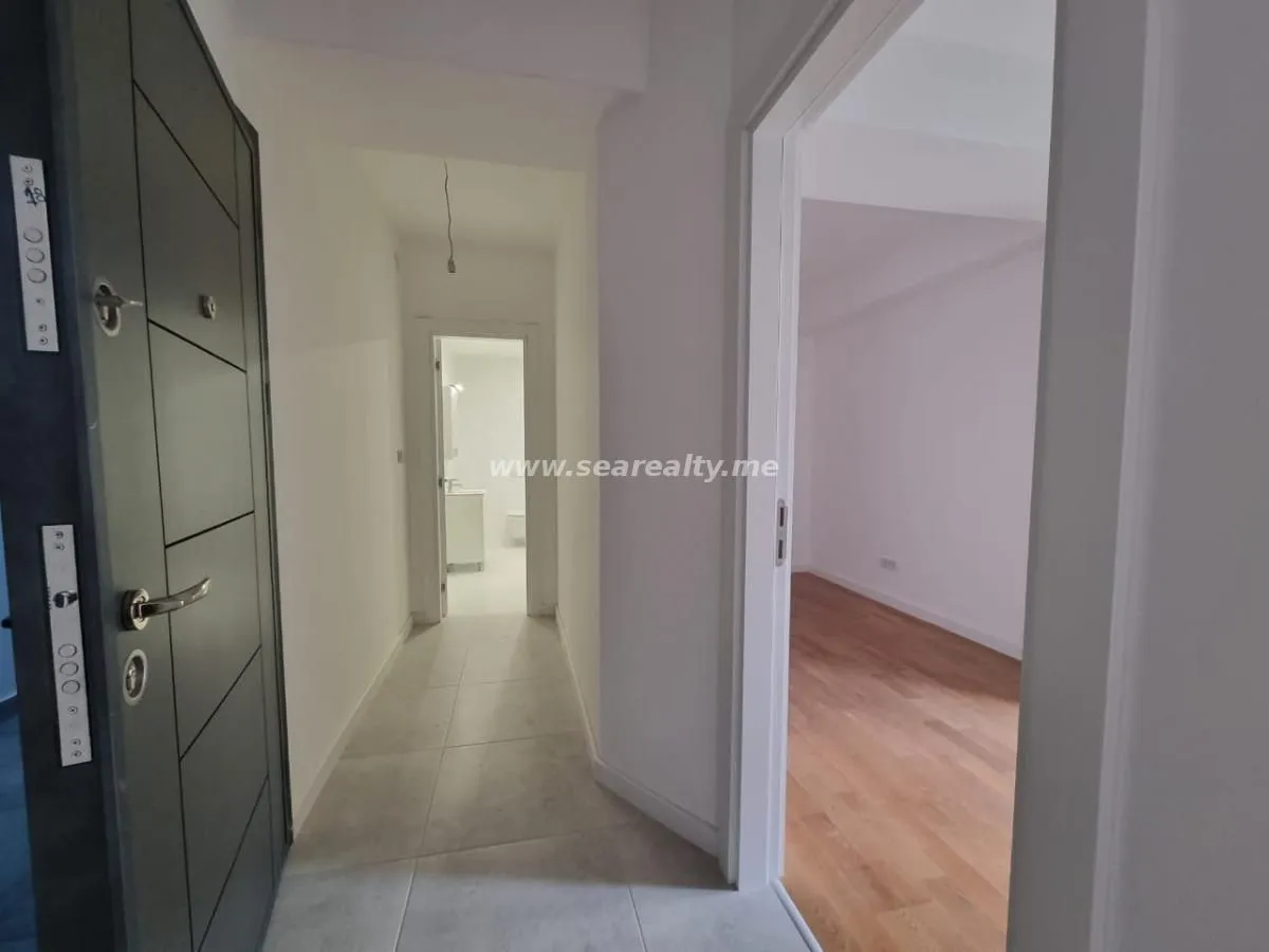 Prodaja, dvosoban stan, 68m², Tivat, Crna Gora
