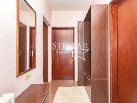 Izdavanje, kuća, 160m², Masline, Podgorica - image 12