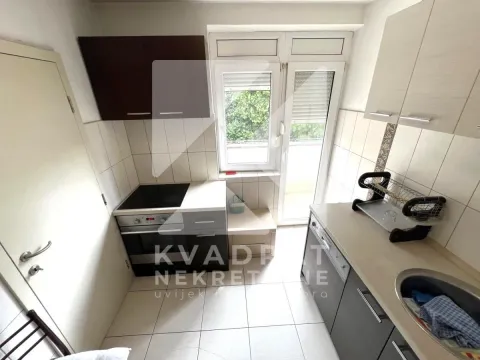 Izdavanje, trosoban stan, 115m², Preko Morače, Podgorica - image 6