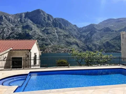 Sale, house, 85m², Kotor, Crna Gora