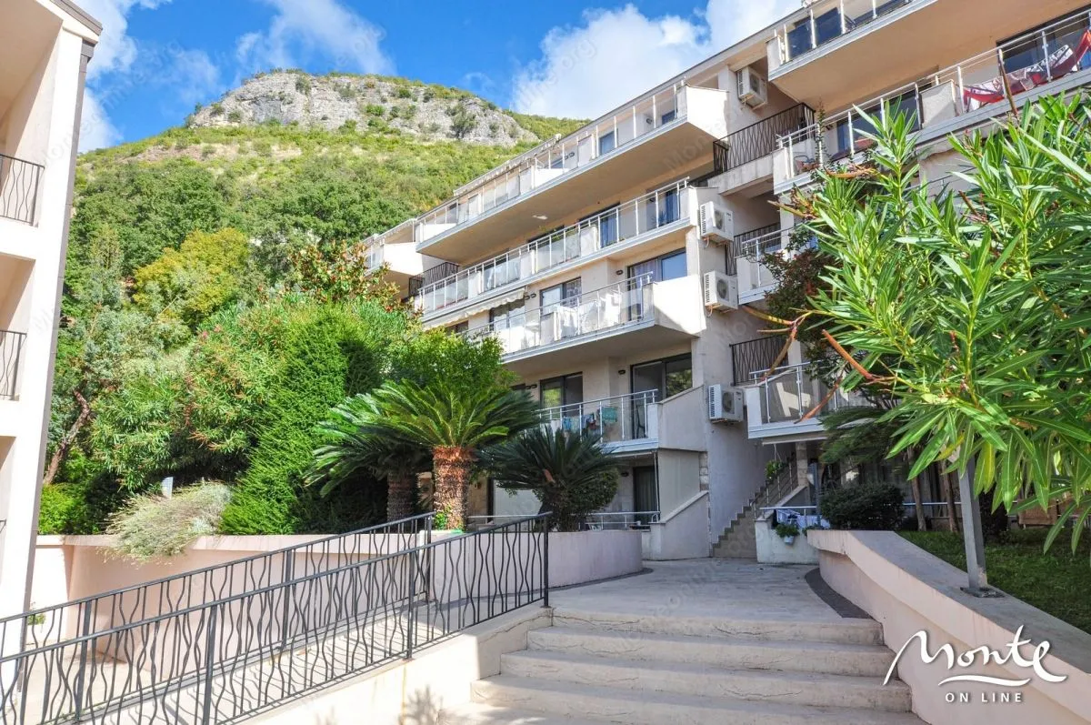 Sale, two bedroom apartment, 57m², Pržno, Budva