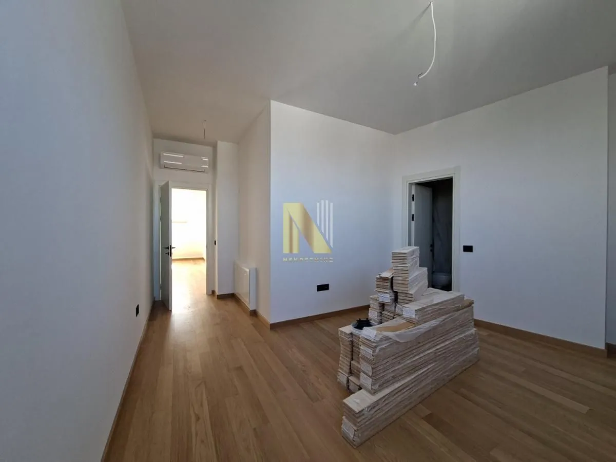 Prodaja, stan, 137m², Grbavica, Novi Sad Sve Podlokacije