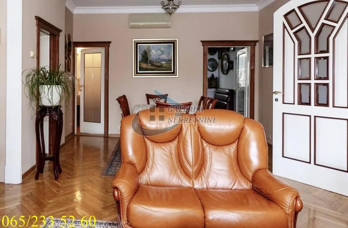 Izdavanje, trosoban stan, 85m², Stari Grad, Beograd