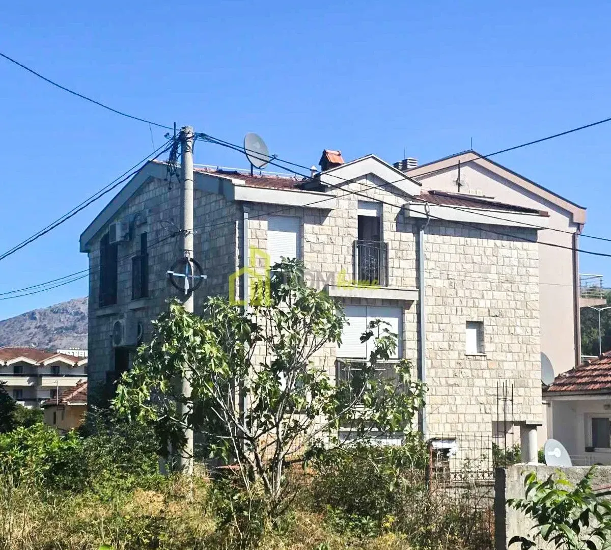 Prodaja, kuća, 270m², Masline, Podgorica