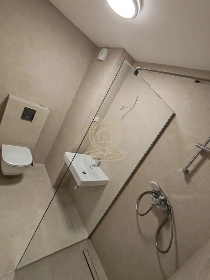 Izdavanje, poslovni prostor, 76m², Čukarica, Beograd