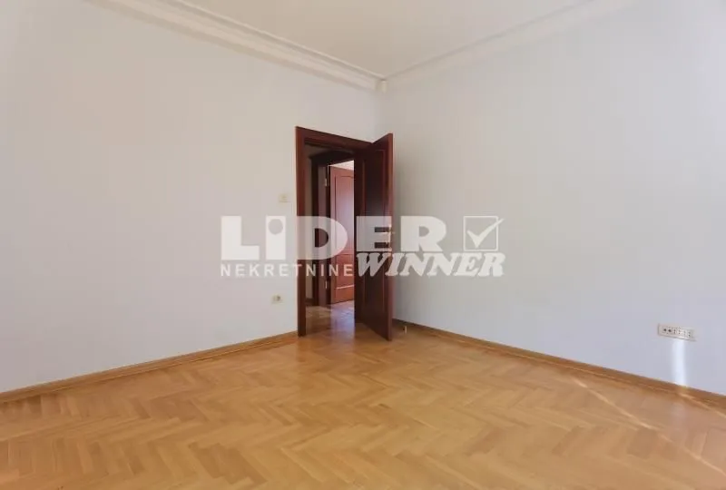 Rent, four bedroom apartment, 140m², Savski Venac, Beograd