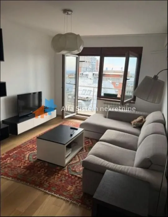 Izdavanje, trosoban stan, 73m², Vračar Sve Podlokacije, Beograd