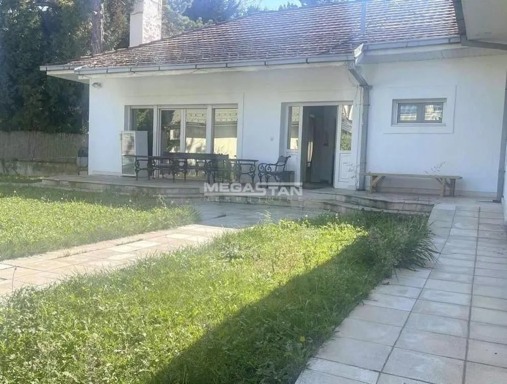 Izdavanje, kuća, 140m², Senjak, Beograd
