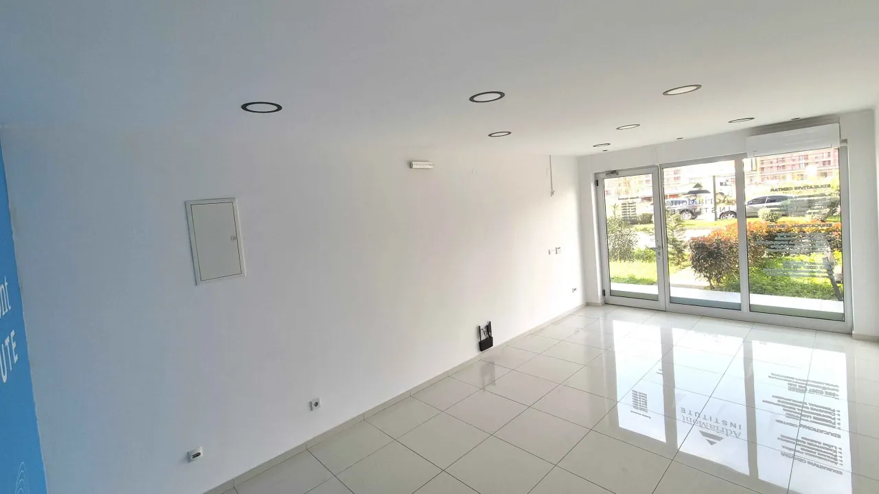 Izdavanje, poslovni prostor, 190m², City Kvart, Podgorica