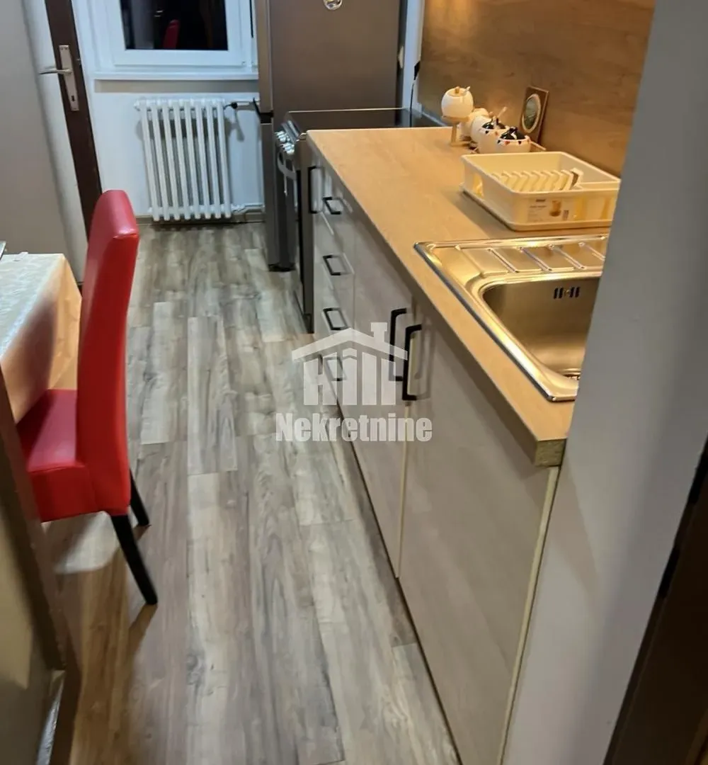 Prodaja, trosoban stan, 77m², Zemun Sve Podlokacije, Beograd