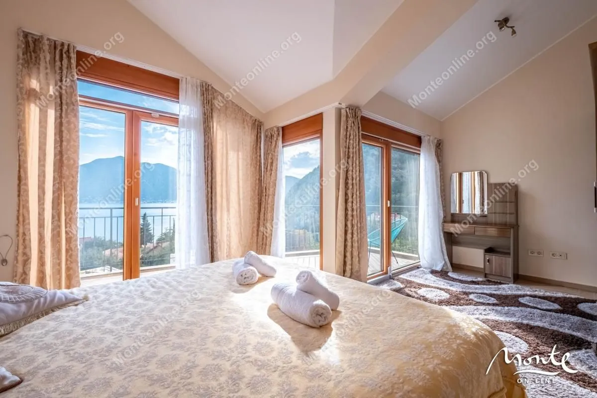Prodaja, dvosoban stan, 104m², Orahovac, Kotor