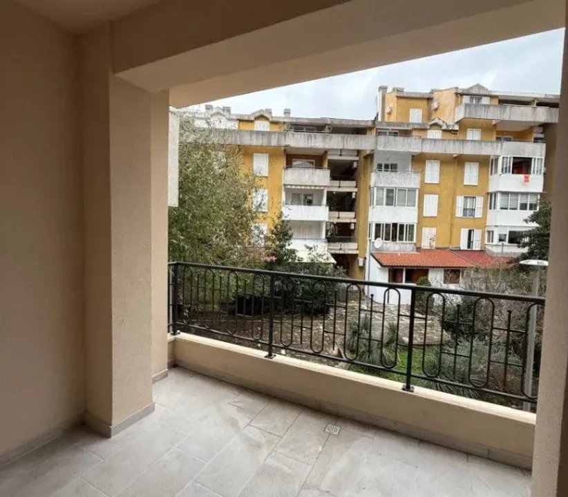 Prodaja, trosoban stan, 115m², Adok, Budva