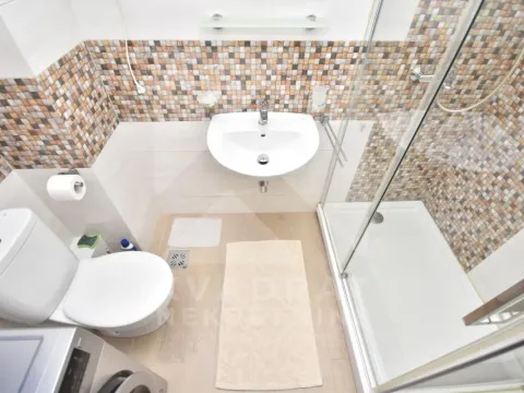 Izdavanje, jednosoban stan, 42m², Stari Aerodrom, Podgorica - image 9