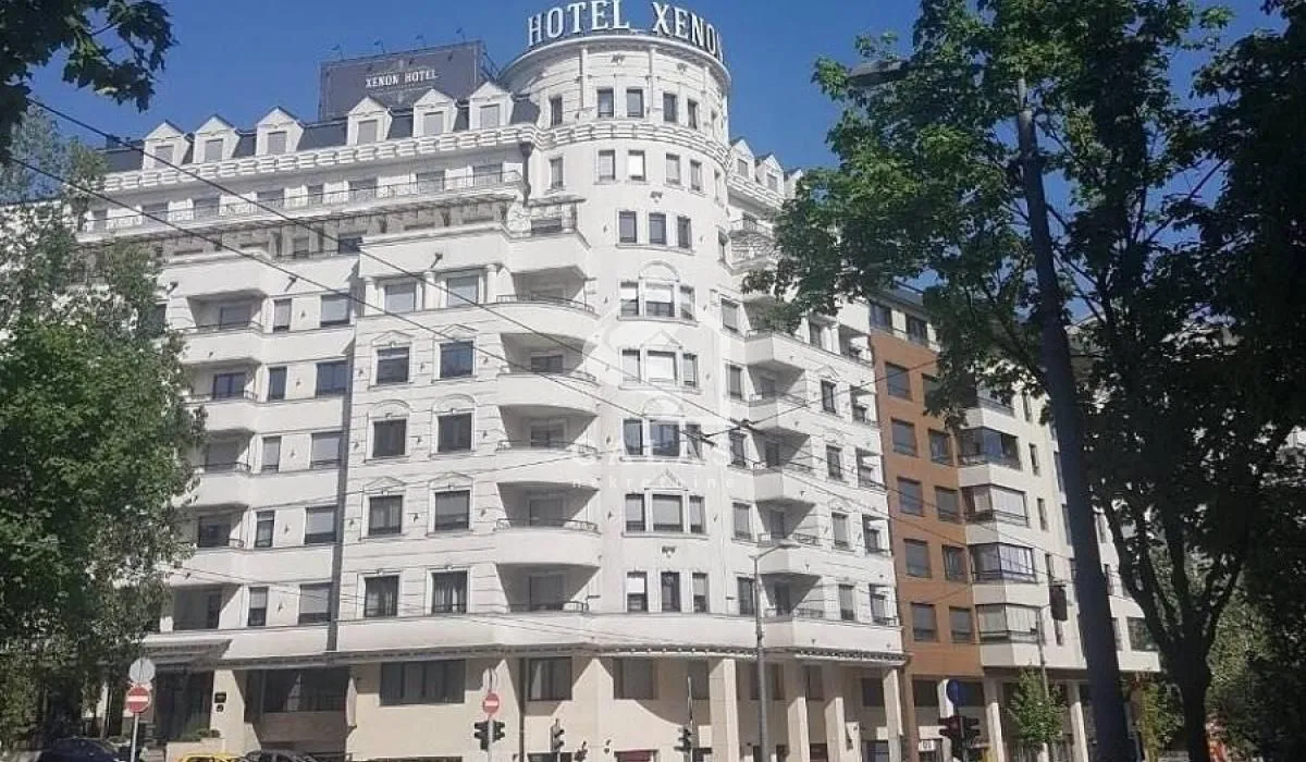 Izdavanje, dvosoban stan, 43m², Vračar Sve Podlokacije, Beograd