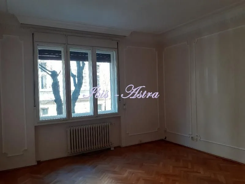 Rent, four bedroom apartment, 140m², Stari Grad, Beograd