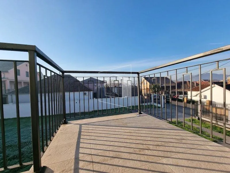 Sale, house, 400m², Tološi, Podgorica