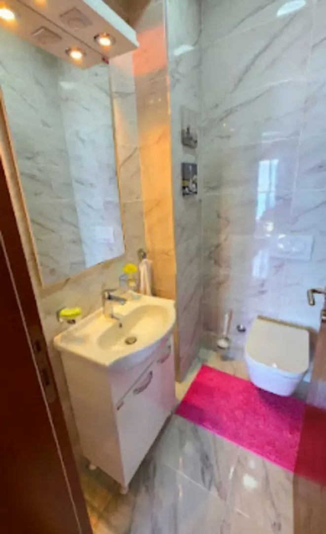 Izdavanje, dvosoban stan, 60m², Njivice, Herceg Novi