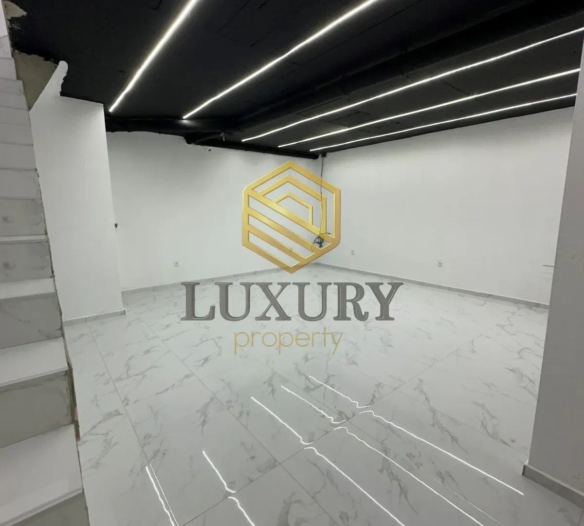 Rent, office space, 115m², Stari Aerodrom, Podgorica