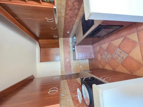 Izdavanje, dvosoban stan, 85m², Stari Aerodrom, Podgorica - image 2