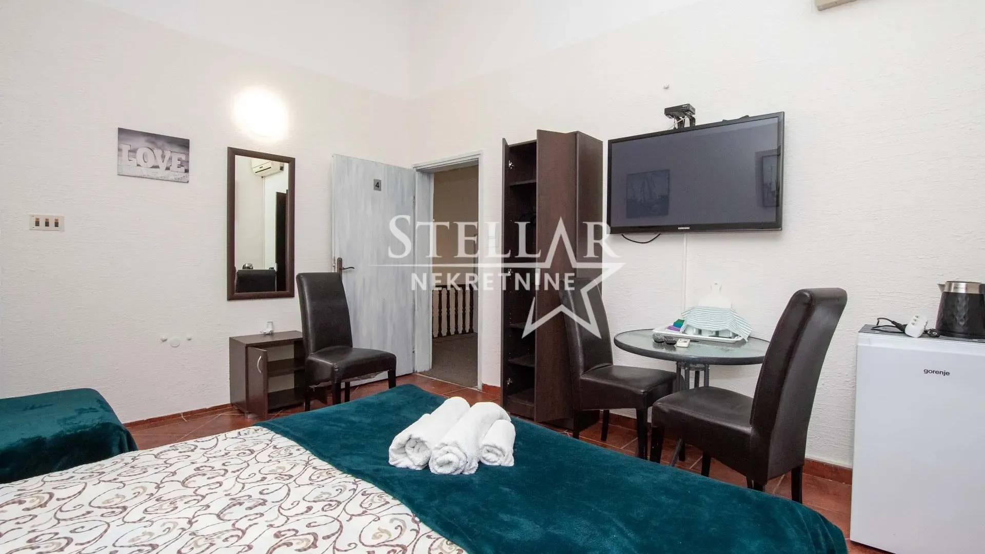 Izdavanje, kuća, 200m², Budva, Crna Gora