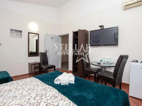 Izdavanje, kuća, 200m², Budva, Crna Gora - image 8