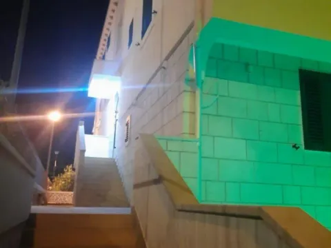 Izdavanje, dvosoban stan, 75m², Đenovići, Herceg Novi - image 7