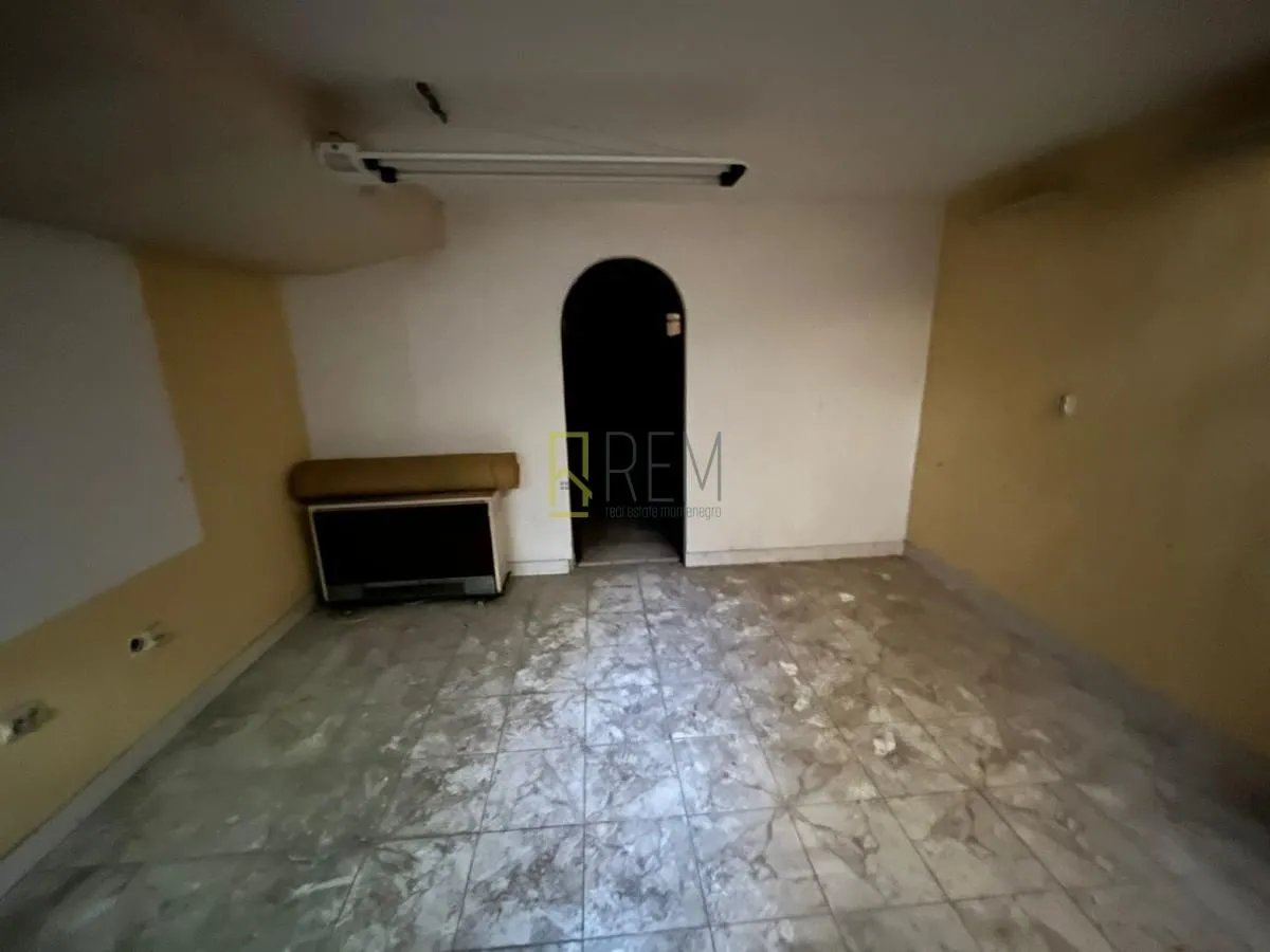 Sale, office space, 48m², Lepa Kata, Podgorica